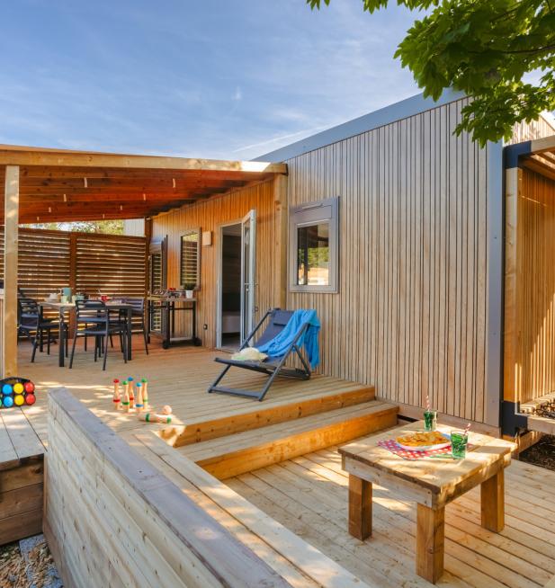 Terrasse du mobil-home Clim Suite Duo sur l'Ile de Ré