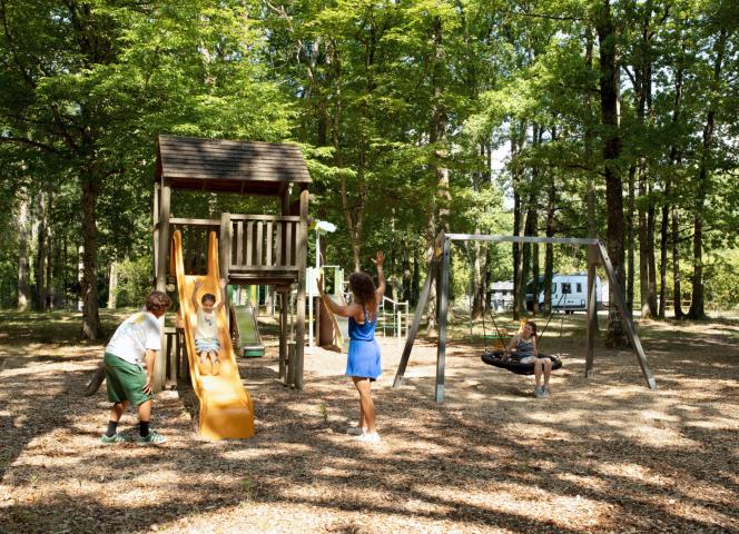 Aire de jeux camping La Mignardière