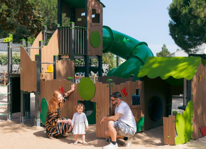 Aire de jeux camping Les Peupliers