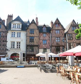 Ville de Tours proche camping La Mignardière