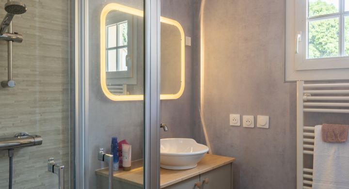 Salle d'eau maison Camping Le Petit Rocher en Vendée