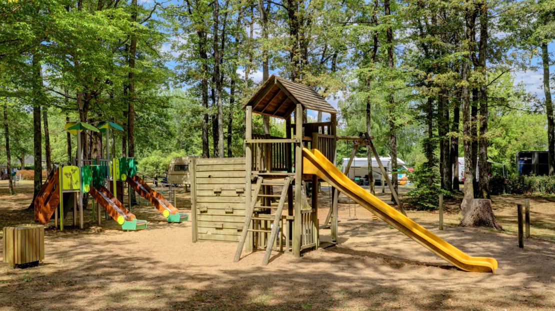 Camping la Mignardière - Destination Châteaux de la Loire - Aire de jeux Enfants