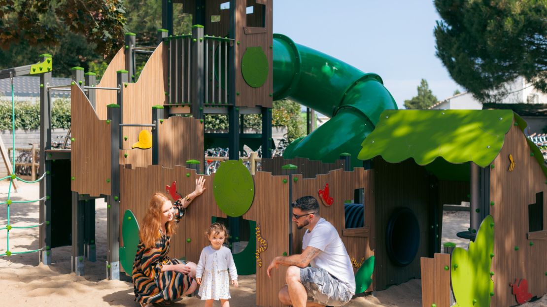 Aire de jeux camping Les Peupliers