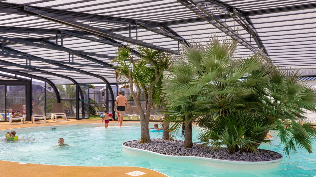 Piscine couverte chauffée Camping Park er Lann