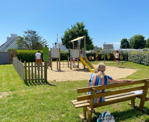 camping audierne avec aire de jeux