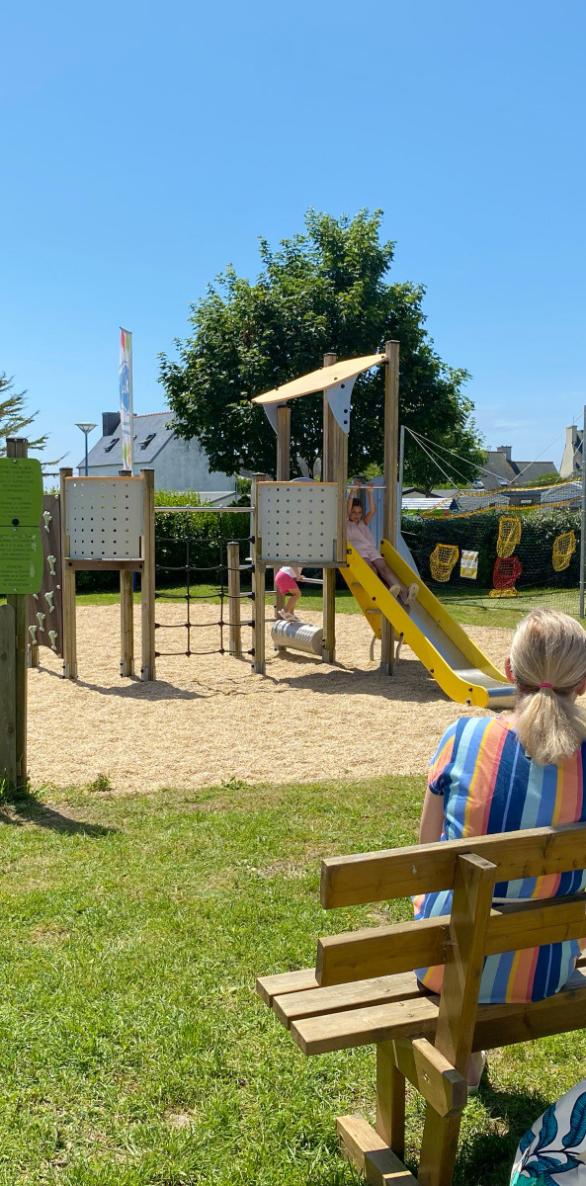 camping audierne avec aire de jeux