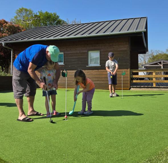 Mini-golf camping Les Chalands Fleuris