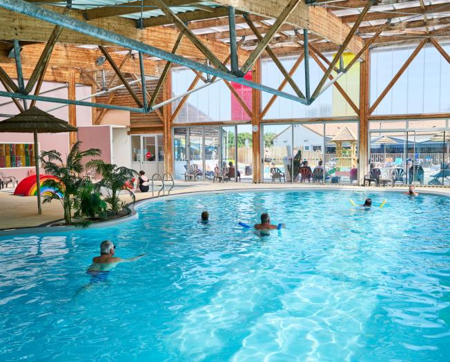 Piscine couverte camping Signol