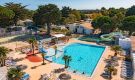 Vue aérienne piscine chauffée camping Les Peupliers