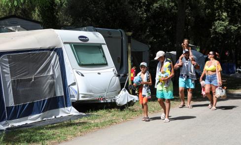 Emplacement camping Le Petit Rocher